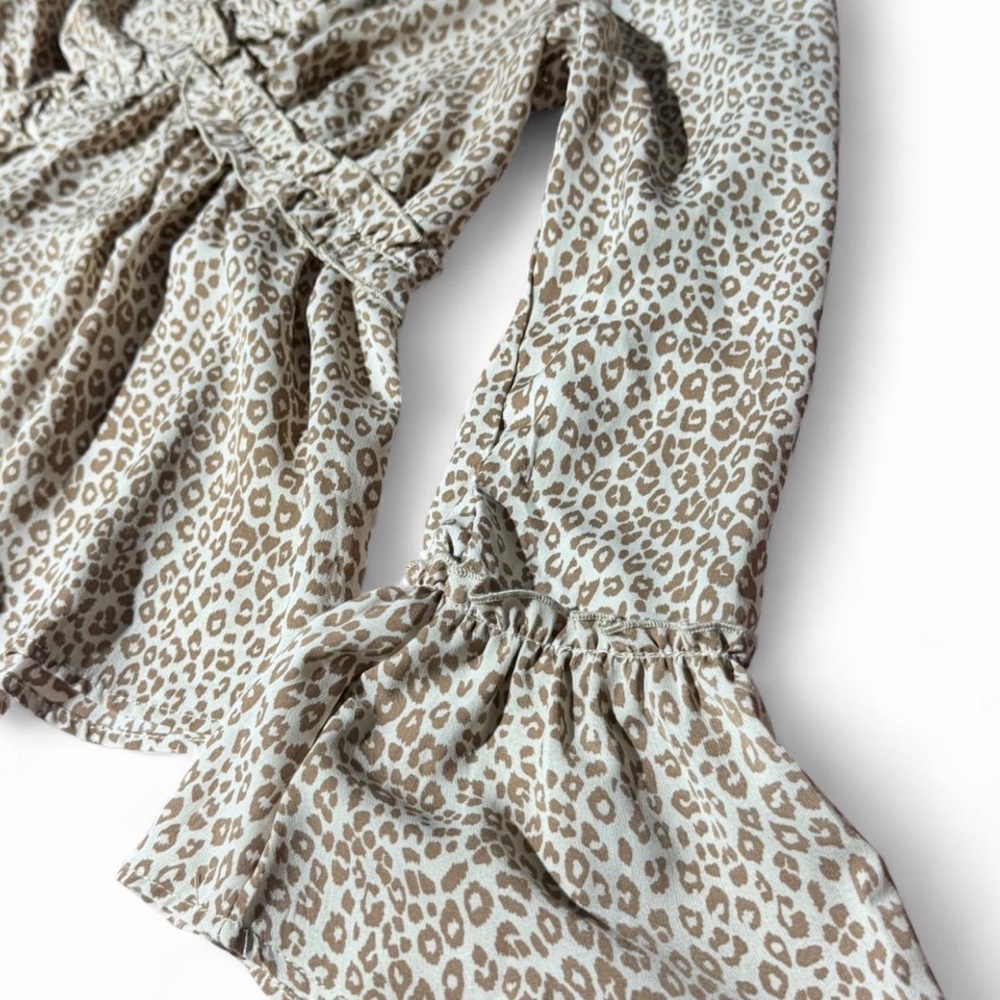 Leopard Print Ruffle Blouse - Picture 5 of 6